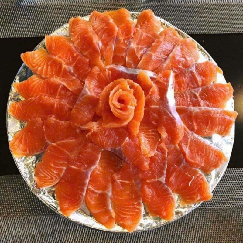 Sashimi cá hồi Sapa tươi bày đĩa
