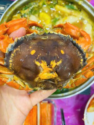 Cua cốm hai da hấp chín mai đầy gạch vàng