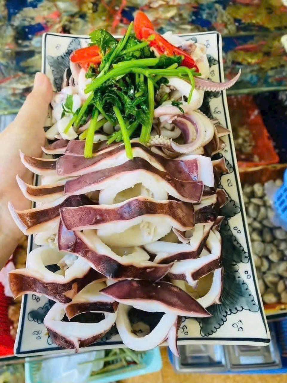 Ngao hai cùi tươi sống hấp sả ớt lộ rõ hai cồi thịt trắng Ngao hai cùi tươi sống hấp sả ớt lộ rõ hai cồi thịt trắng
