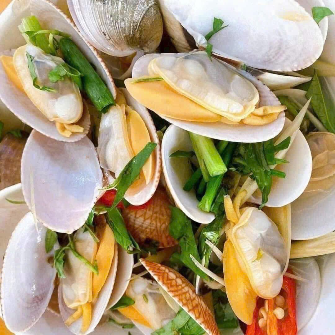 Ngao hoa tươi sống xào sả ớt thịt vàng béo Ngao hoa tươi sống xào sả ớt thịt vàng béo
