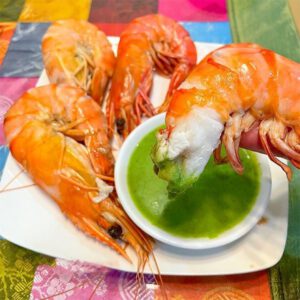 Tôm sú hấp chấm muối ớt xanh